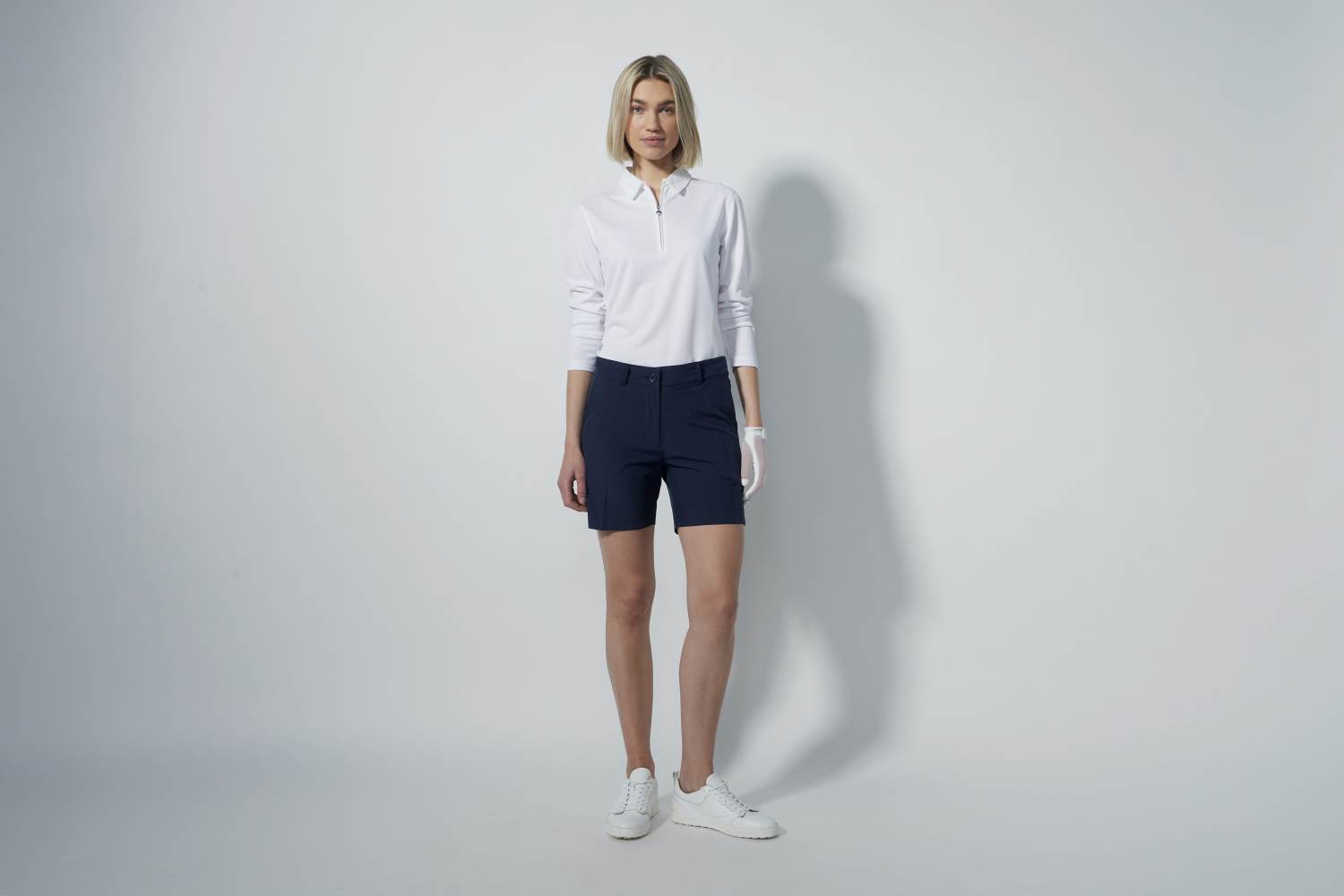 Beyond Dame Shorts Navy Str. 36 fra Daily Sports