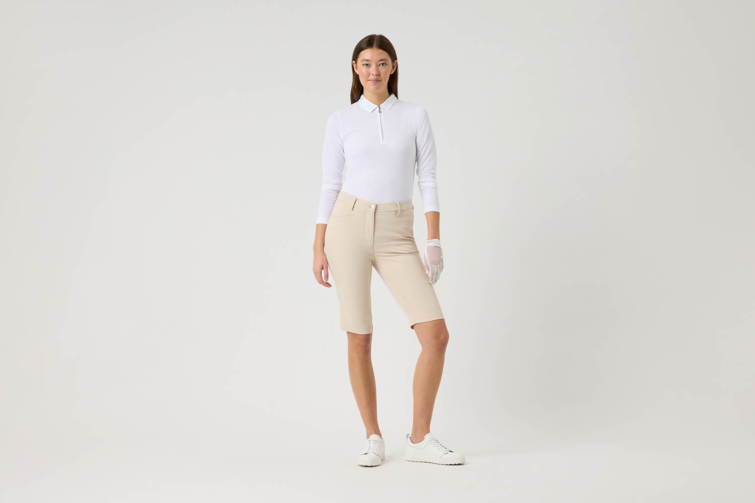 Lyric V2 Bermuda Dame Shorts Oyster Str. 36 fra Daily Sports